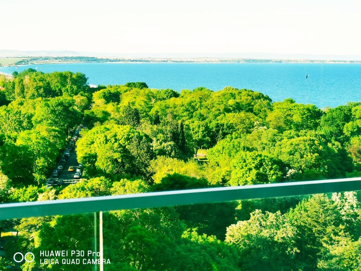 Luxury Apartments Alix Burgas Stad Buitenkant foto