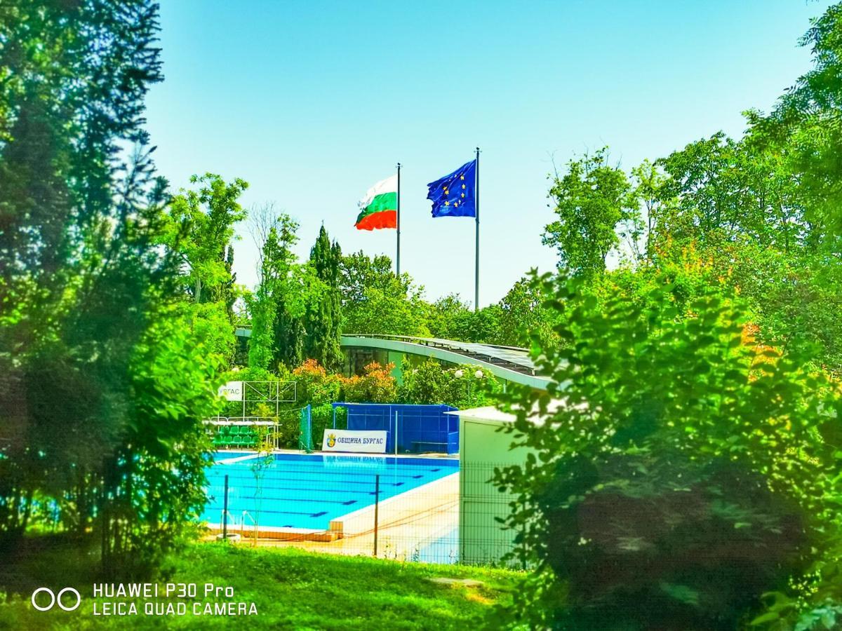 Luxury Apartments Alix Burgas Stad Buitenkant foto
