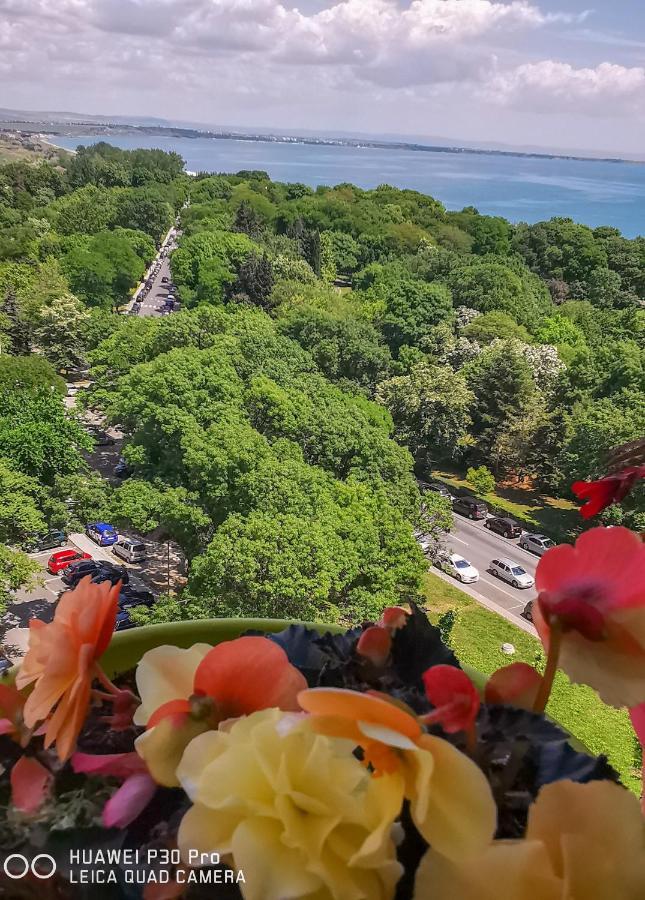 Luxury Apartments Alix Burgas Stad Buitenkant foto